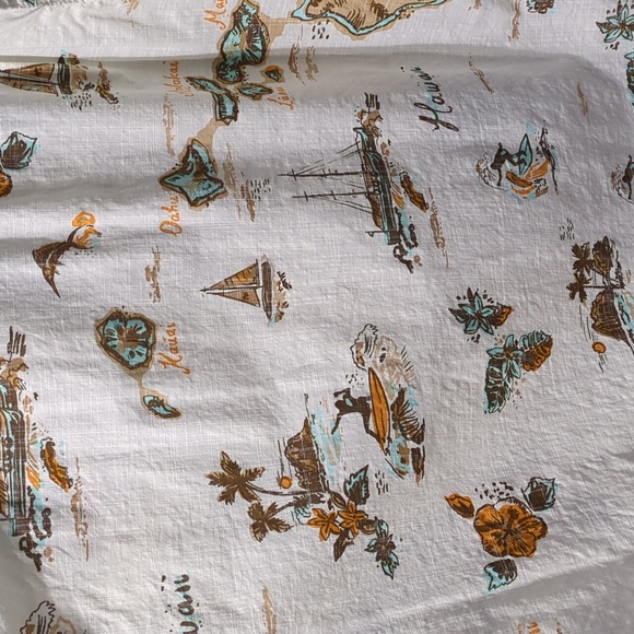 Old Navy classic fit Hawaiian shirt size 2xl (InvM039) - Picture 3 of 7